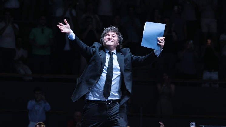 Милей резко раскритиковал прессу Аргентины после снятия обвинений по Libra